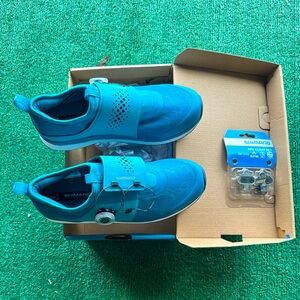 Shimano Women's SH-IC300 Spin/Cycling Shoe, size 8.